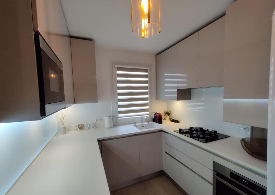 App 5 Pers, Parking, 3Mn Rer A, 40 Mn Du Centre De Paris, Cergy Le Haut Apartment Exterior photo