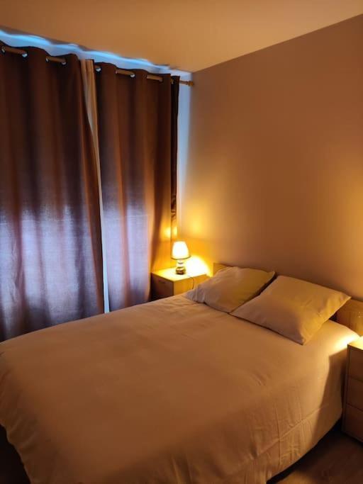 App 5 Pers, Parking, 3Mn Rer A, 40 Mn Du Centre De Paris, Cergy Le Haut Apartment Exterior photo