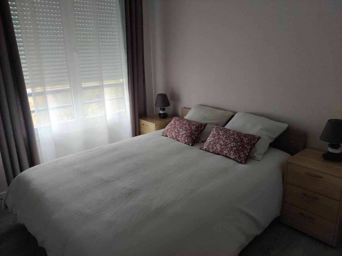 App 5 Pers, Parking, 3Mn Rer A, 40 Mn Du Centre De Paris, Cergy Le Haut Apartment Exterior photo