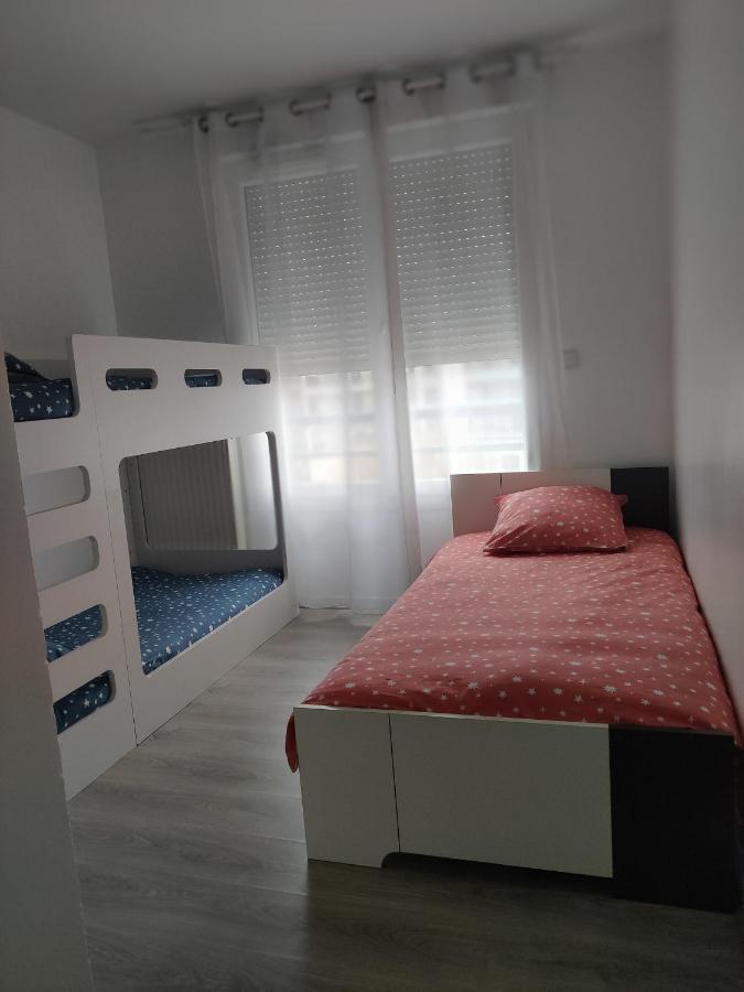 App 5 Pers, Parking, 3Mn Rer A, 40 Mn Du Centre De Paris, Cergy Le Haut Apartment Exterior photo